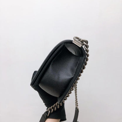 Le Boy Old Medium Caviar Black RHW