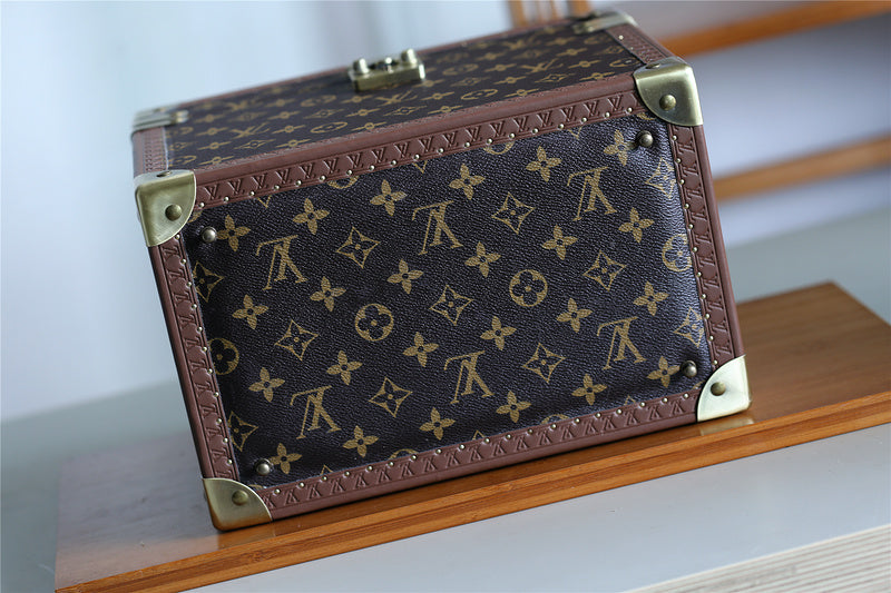 Franco Shops - Louis Vuittons  - 9515