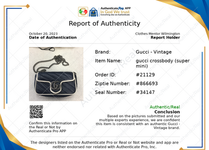 Crossbody Luxury Designer By Gucci  Size: Small