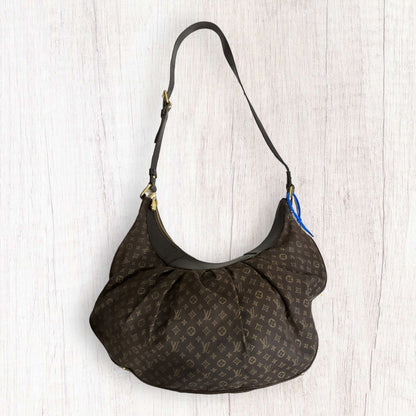 HandBag Luxury Designer By Louis Vuitton, Size: Medium