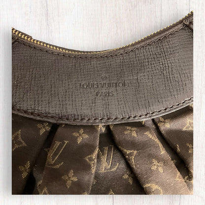 HandBag Luxury Designer By Louis Vuitton, Size: Medium