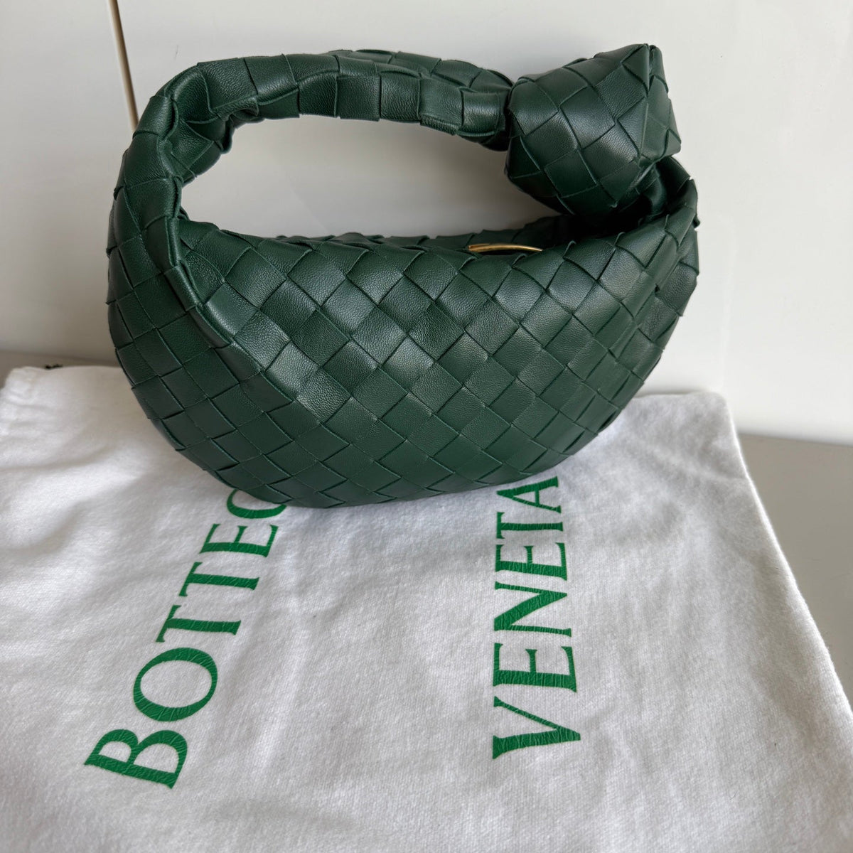 Bottega Veneta Jodie Mini Dark Forest Green Lambskin Leather Clutch Bag Never Worn