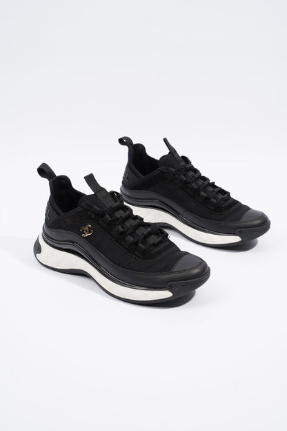 Chanel CC Logo Sneaker Black   White Fabric EU 39 UK 6