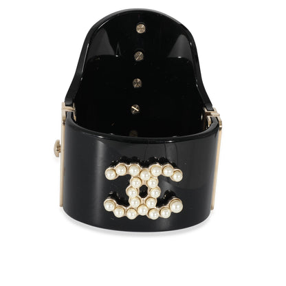 2015 Gold Tone Resin Hinged Bangle Bracelet With Faux Pearls