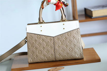 The Franco Shops - Louis Vuittons  - 7950