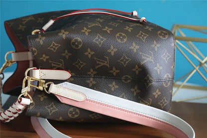 The Franco Shops - Louis Vuittons  - 7735