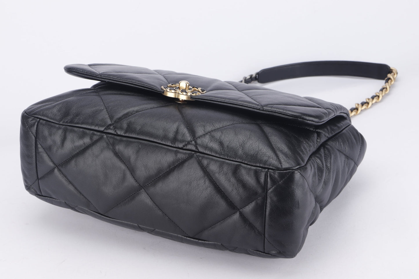 CHANEL 19 (3034xxxx) MAXI BLACK LAMBSKIN, WITH , DUST COVER & BOX