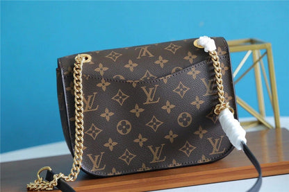 The Franco Shops - Louis Vuittons  - 7661