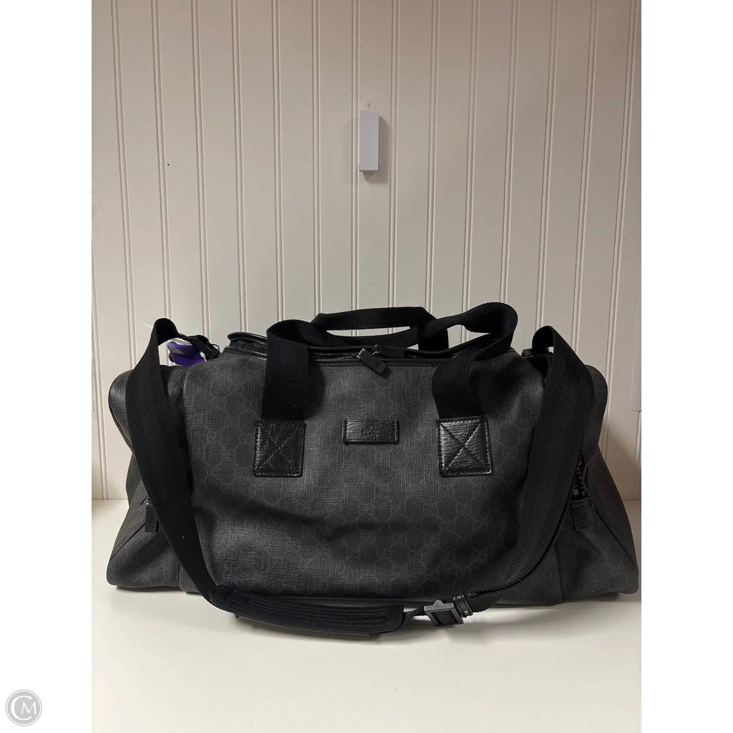 Duffle And Weekender Luxury Designer By Gucci, Size: Medium
