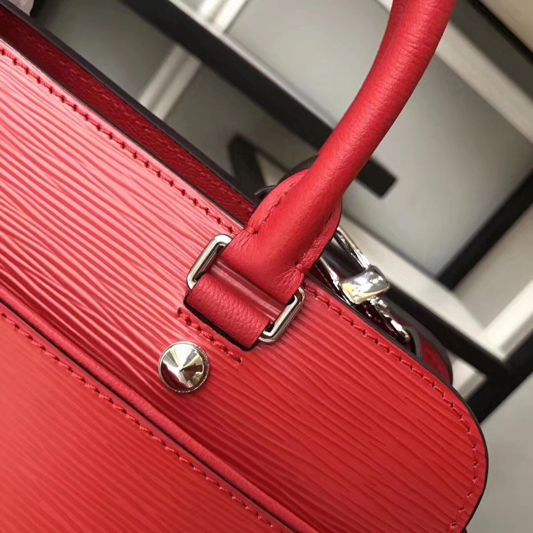 LV Epi Vaneau MM Bag Epi Leather Red