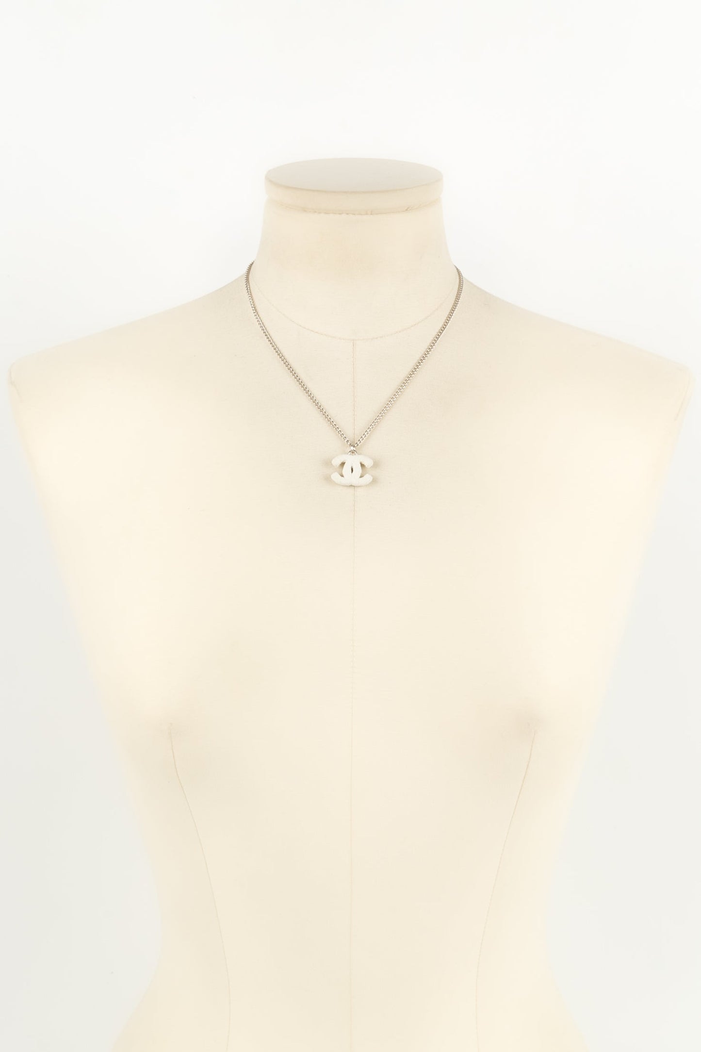 Collier cc Chanel