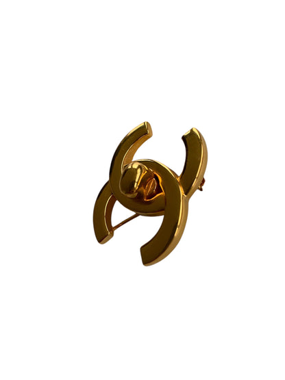 Chanel Gold metal Brooch