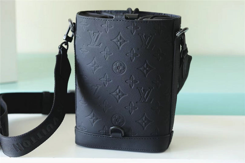 Franco Shops - Louis Vuittons  - 9940