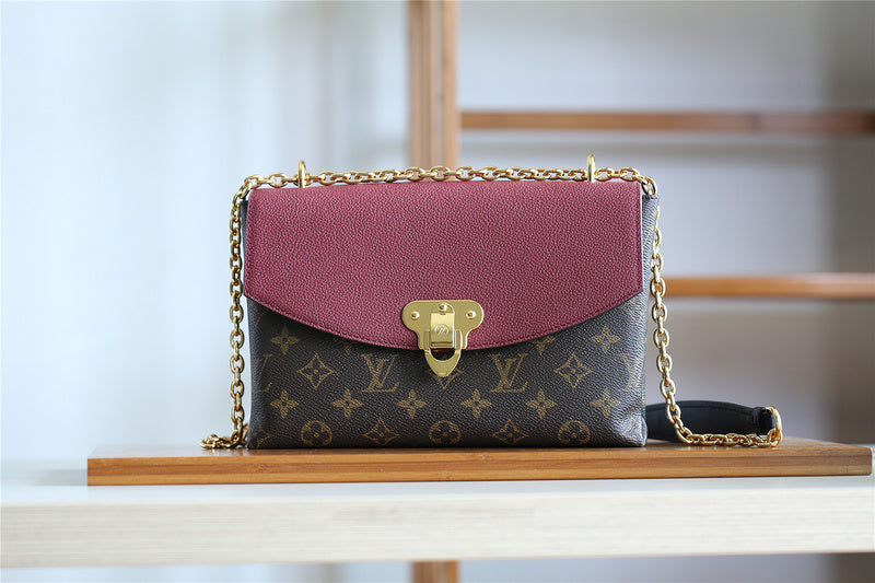 The Franco Shops - Louis Vuittons  - 7834