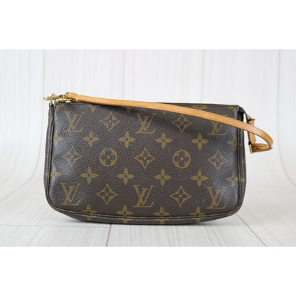 Rank AB ｜ LV Monogram Pochette Accessoires ｜080606