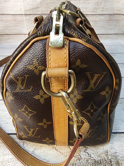 Handbag Luxury Designer By Louis Vuitton  Size: Medium