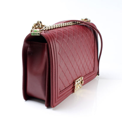 Chanel Boy Flap New Medium 22M