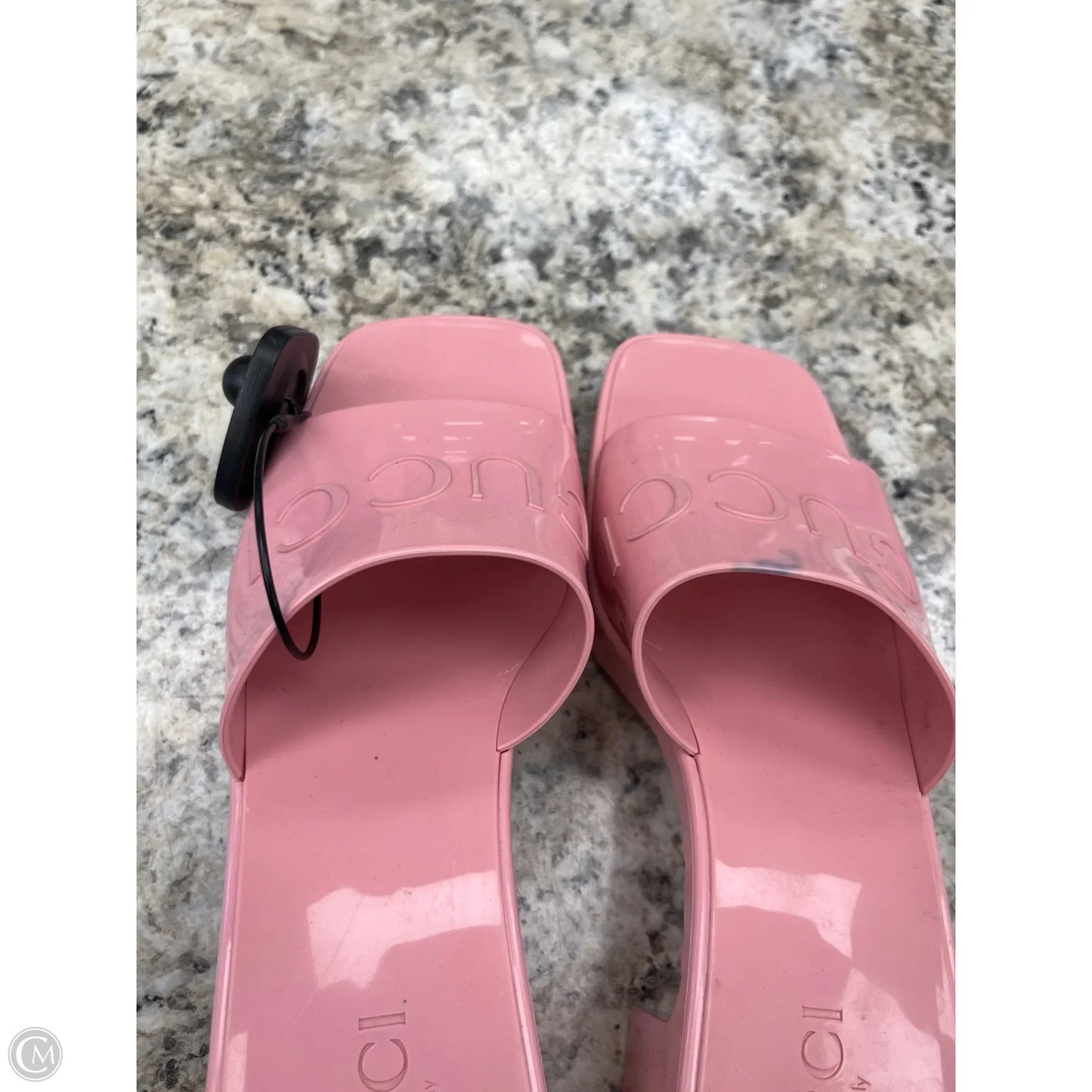 Sandals Luxury Designer By Gucci In Pink, Size: 7
