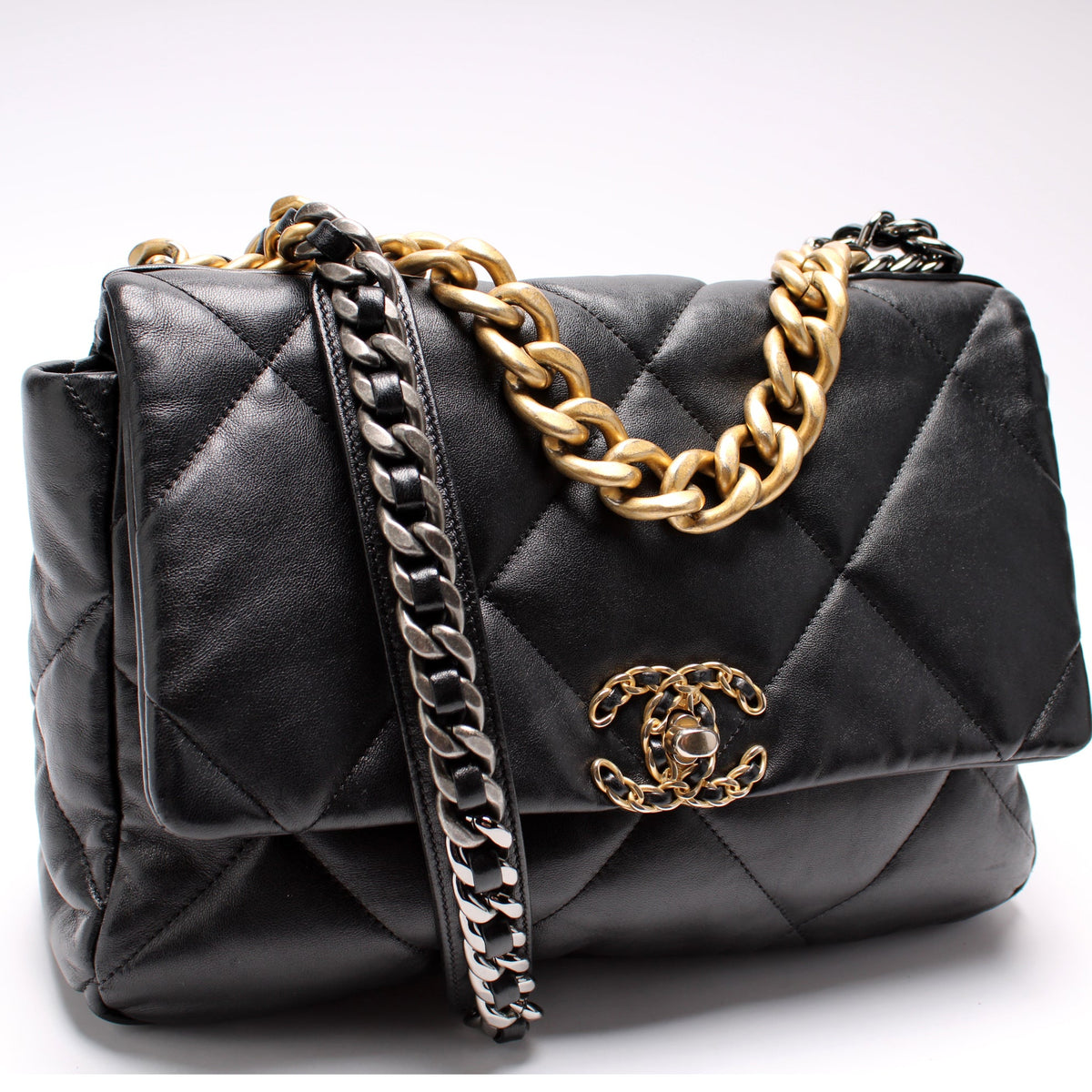 Quilted Goatskin 19 Large Flap 32+M