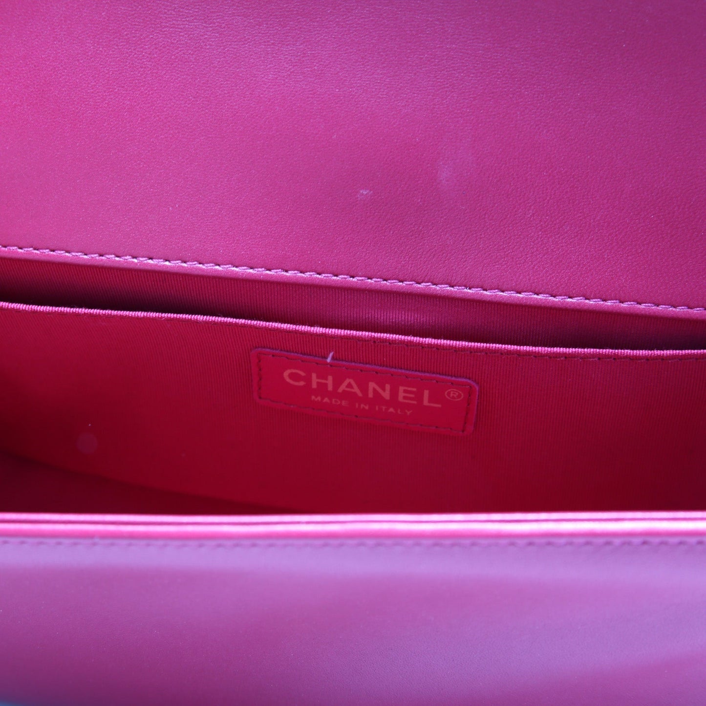 Boy Flap Medium Old Lambskin Berry