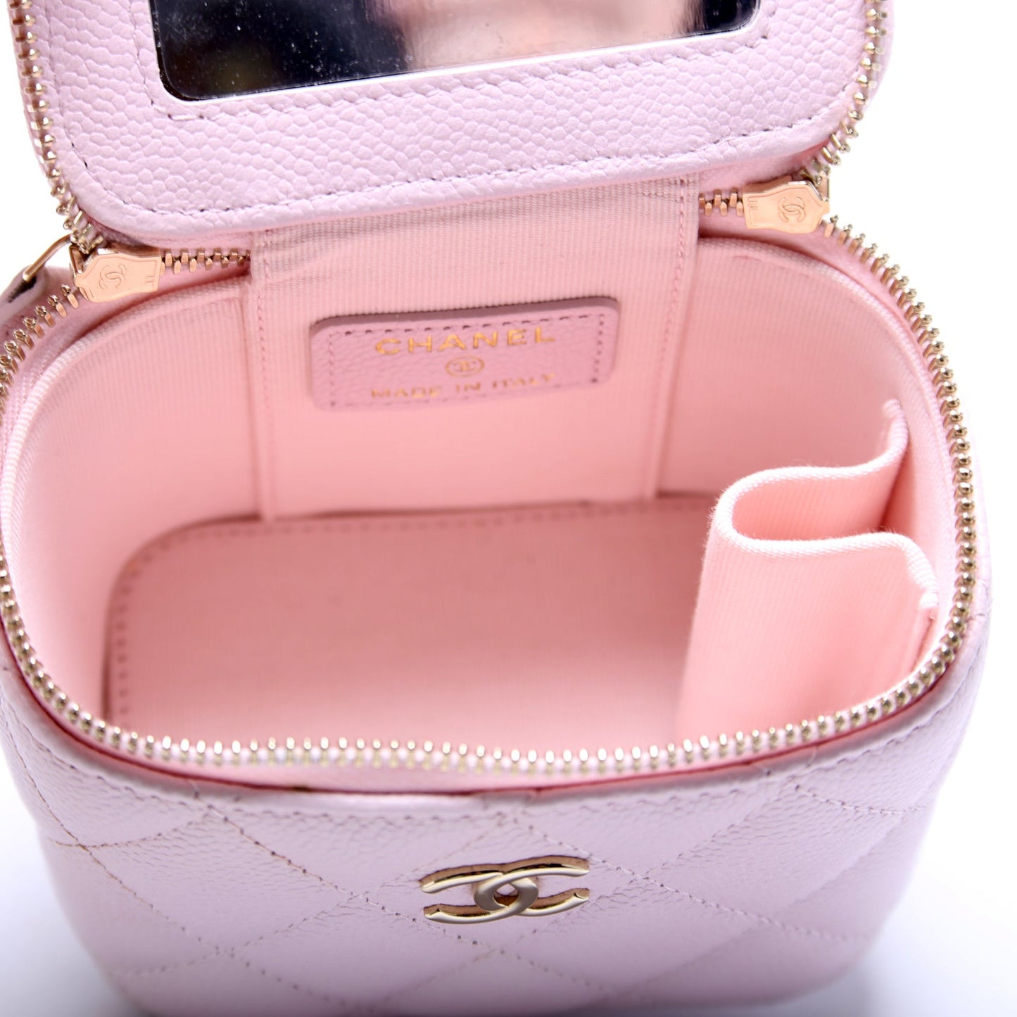 Vanity Mini W/ Chain Caviar 32M