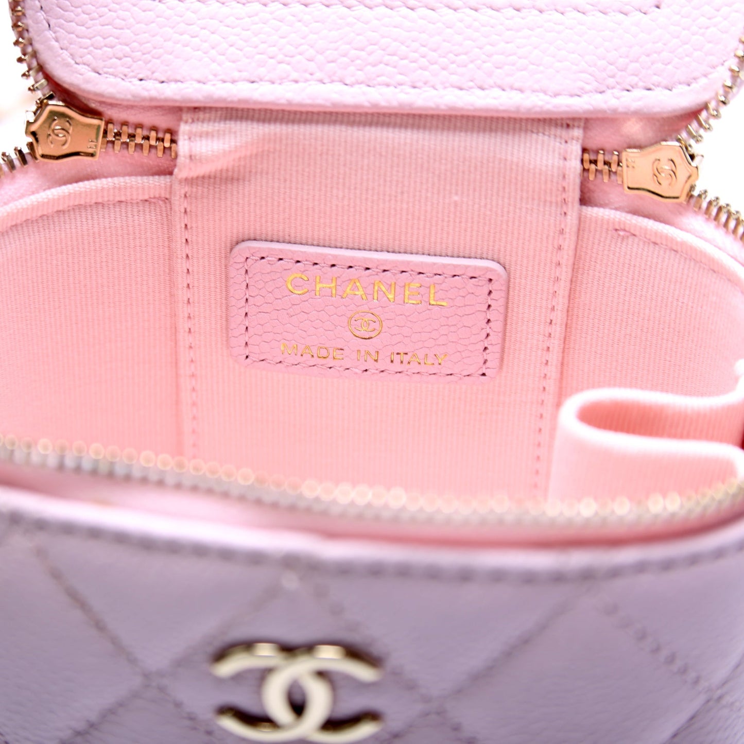 Vanity Mini W/ Chain Caviar 32M