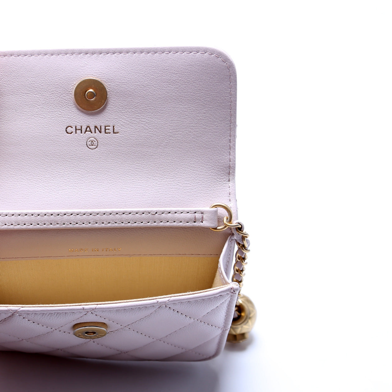 Pearl Crush Flap Clutch with Chain Lambskin 31M