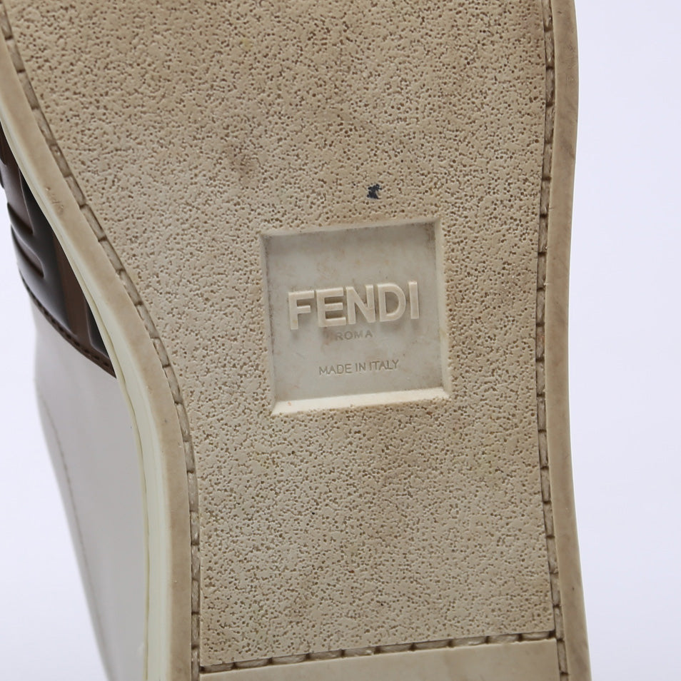 Pearland Sneakers Size 37.5