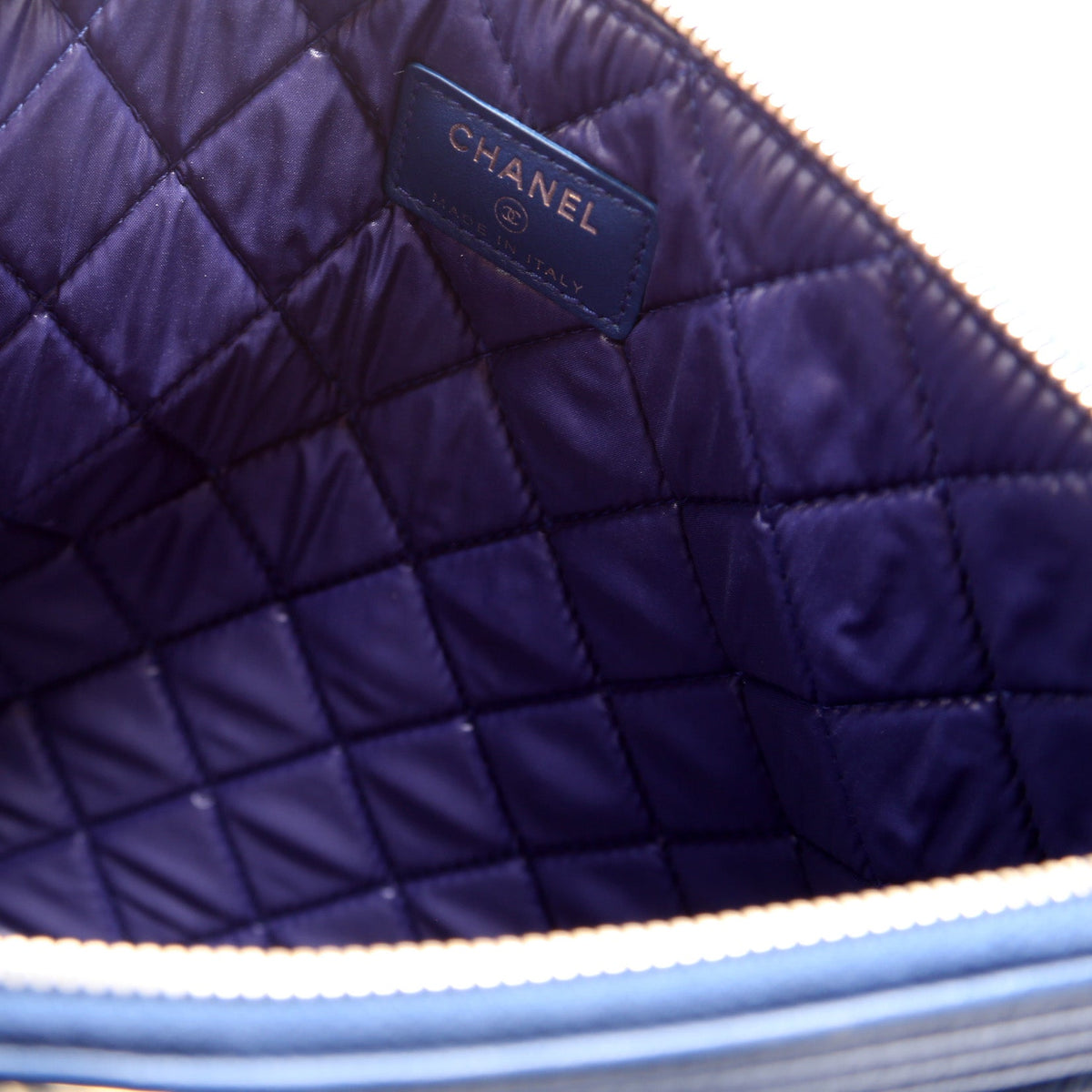 O Case Boy Medium Caviar