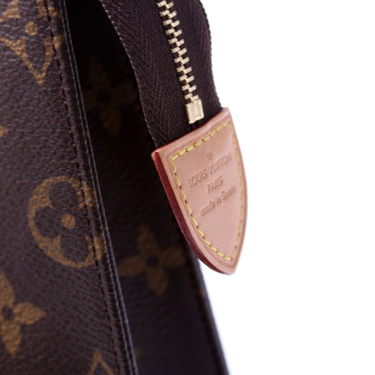 Toiletry Pouch 26 Monogram Newer