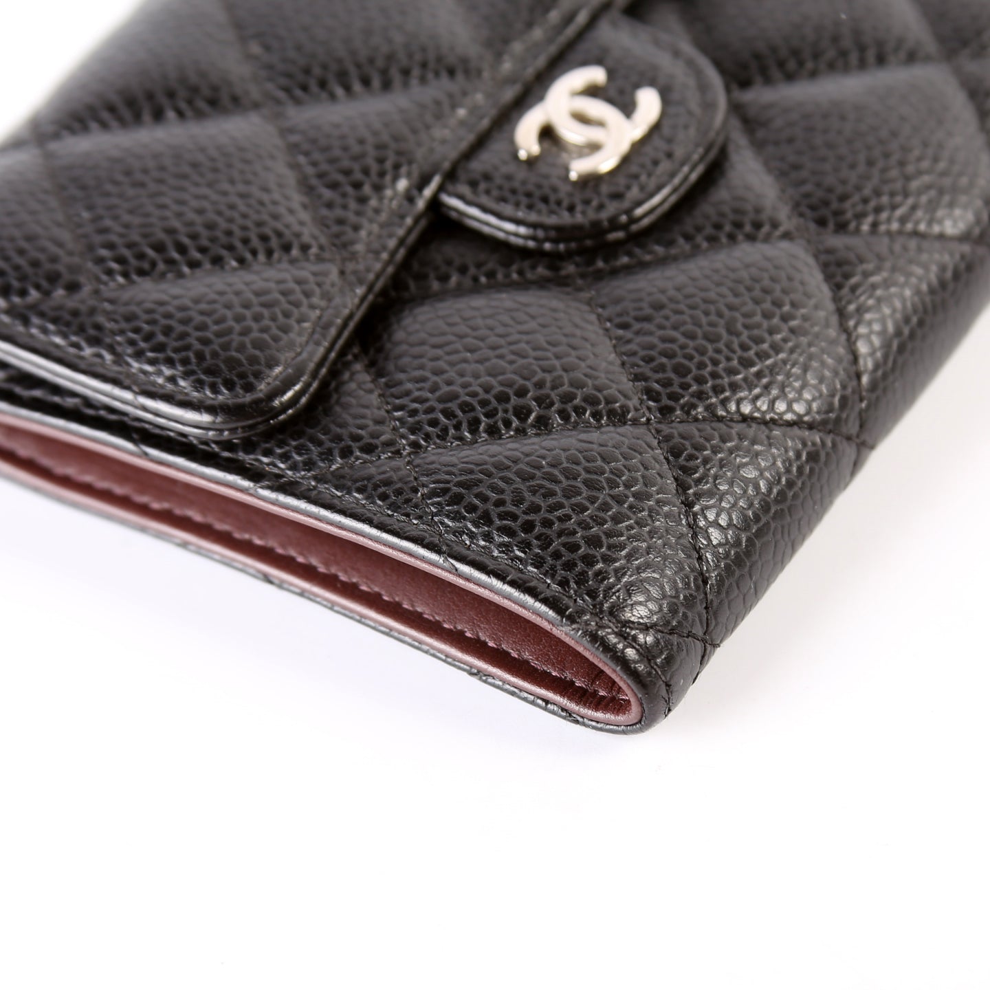 Classic Compact Flap Wallet Caviar 24m