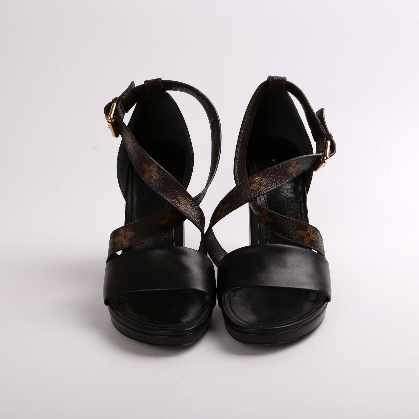 Matchmake Cross Sandals Size 40