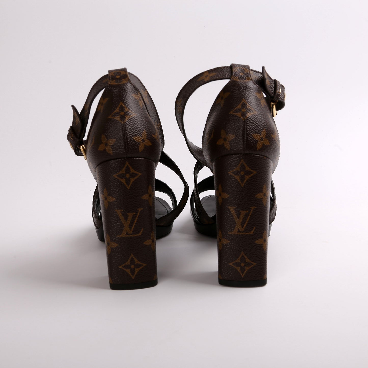 Matchmake Cross Sandals Size 40
