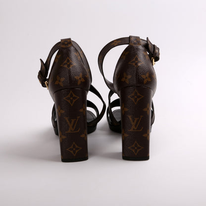 Matchmake Cross Sandals Size 40