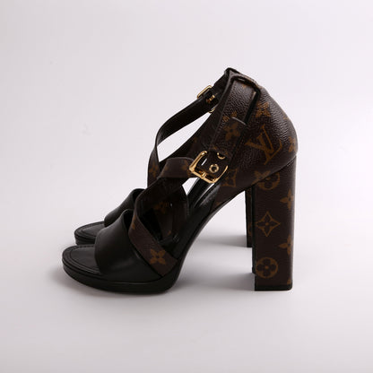 Matchmake Cross Sandals Size 40