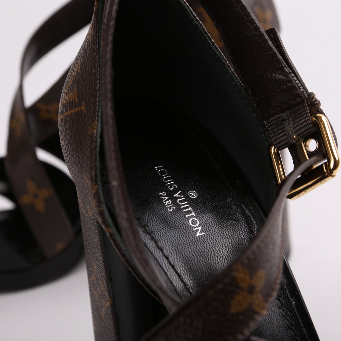 Matchmake Cross Sandals Size 40