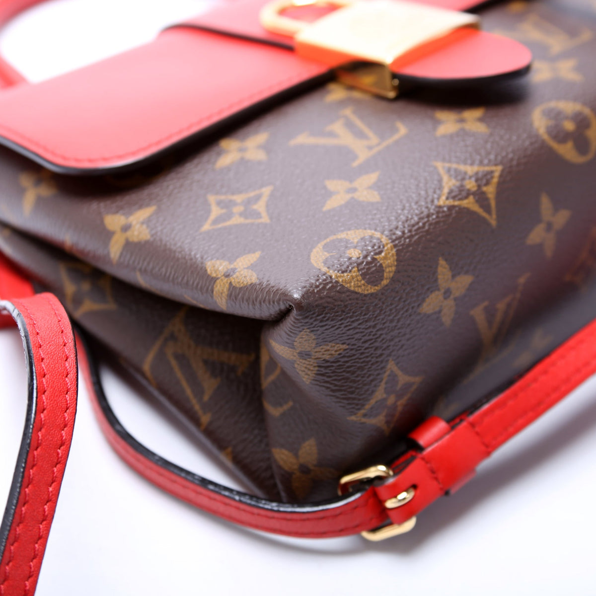 Locky BB Monogram