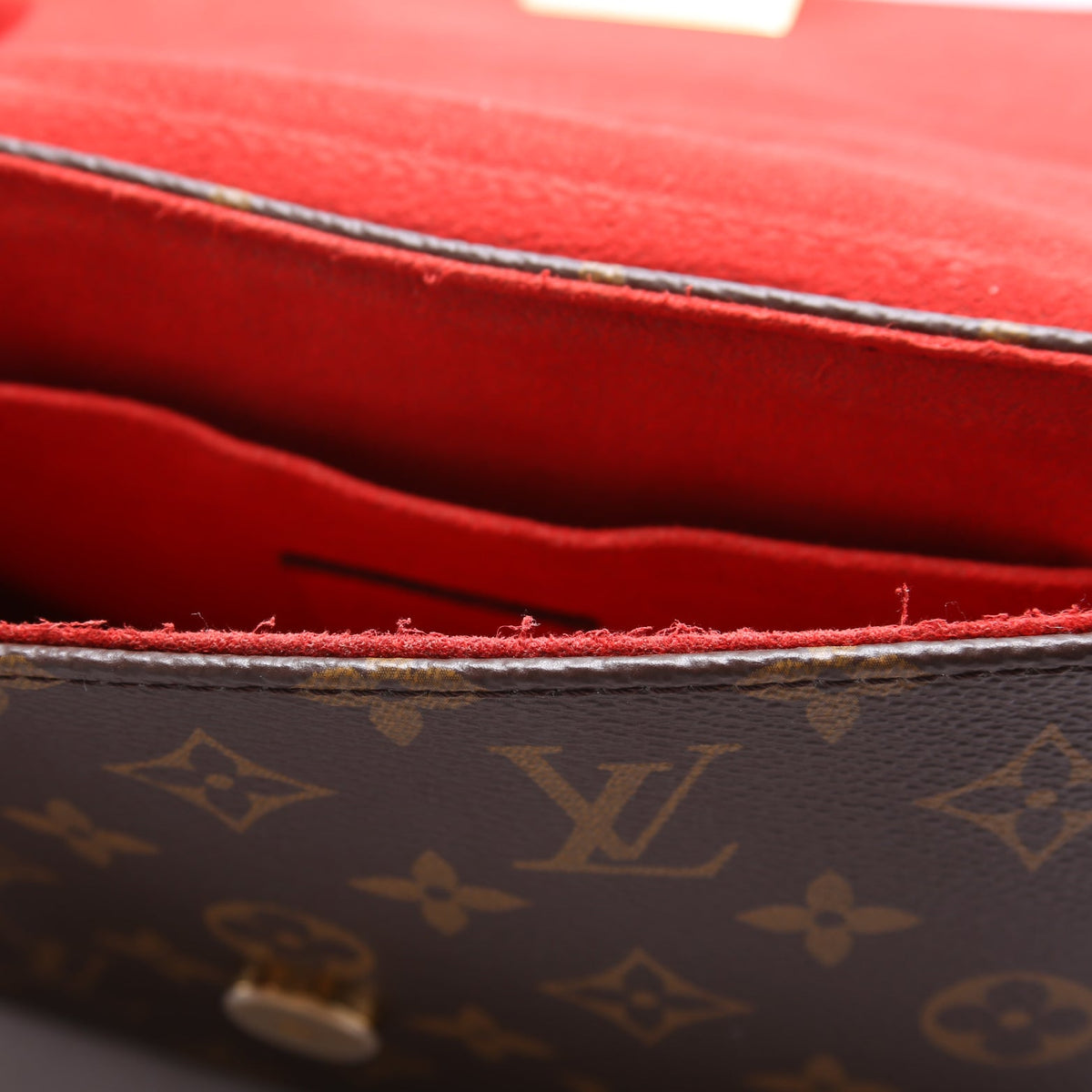 Locky BB Monogram