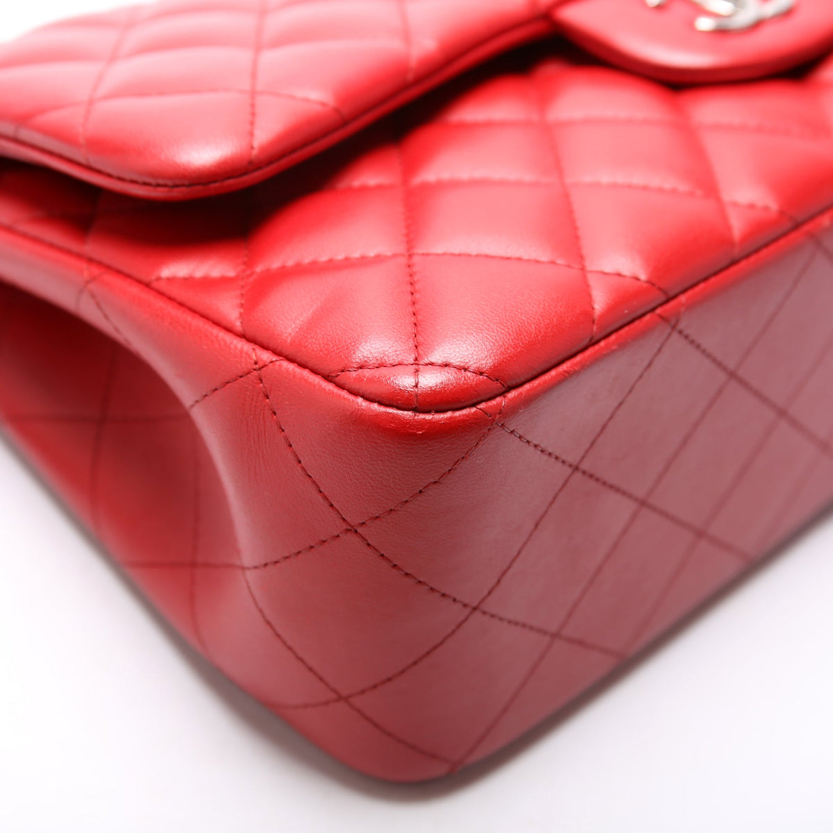 Classic Flap Jumbo Lambskin 17-20M