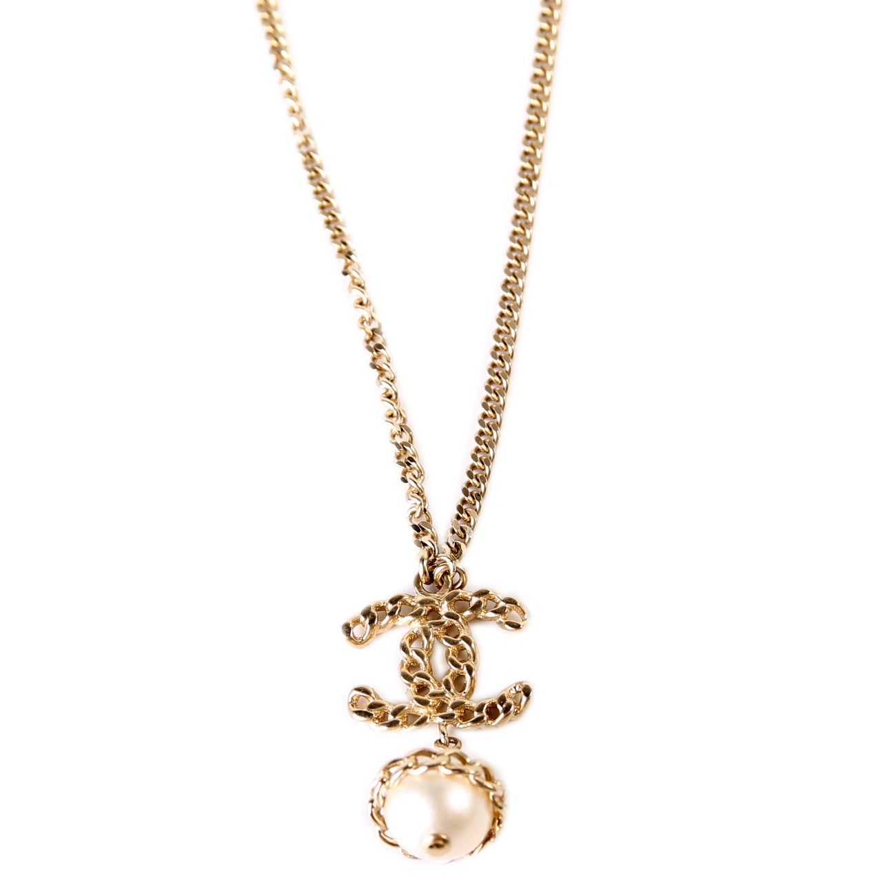 CC Chain Pendant Pearl Drop