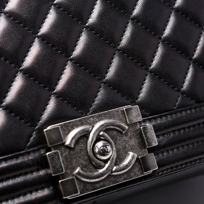 Boy Flap Medium Old Lambskin 23M Black