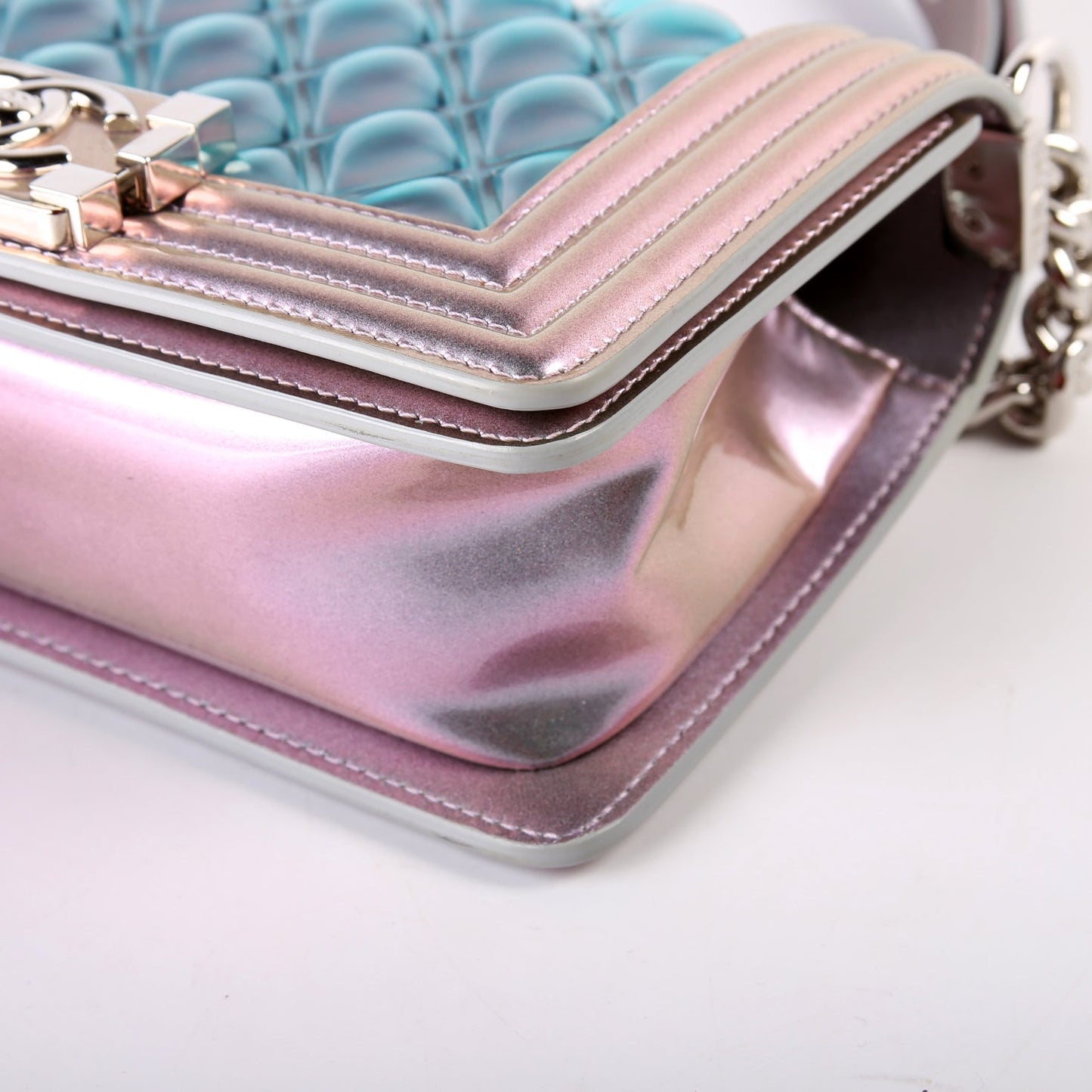 Boy Flap Small Iridescent Patent 25M Purple/Blue