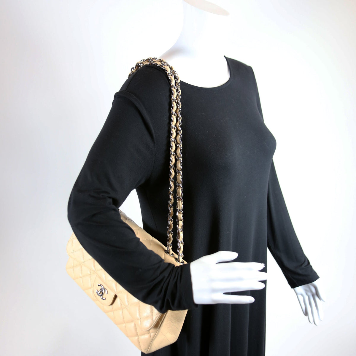 Classic Flap Jumbo Caviar 10-13M Nude
