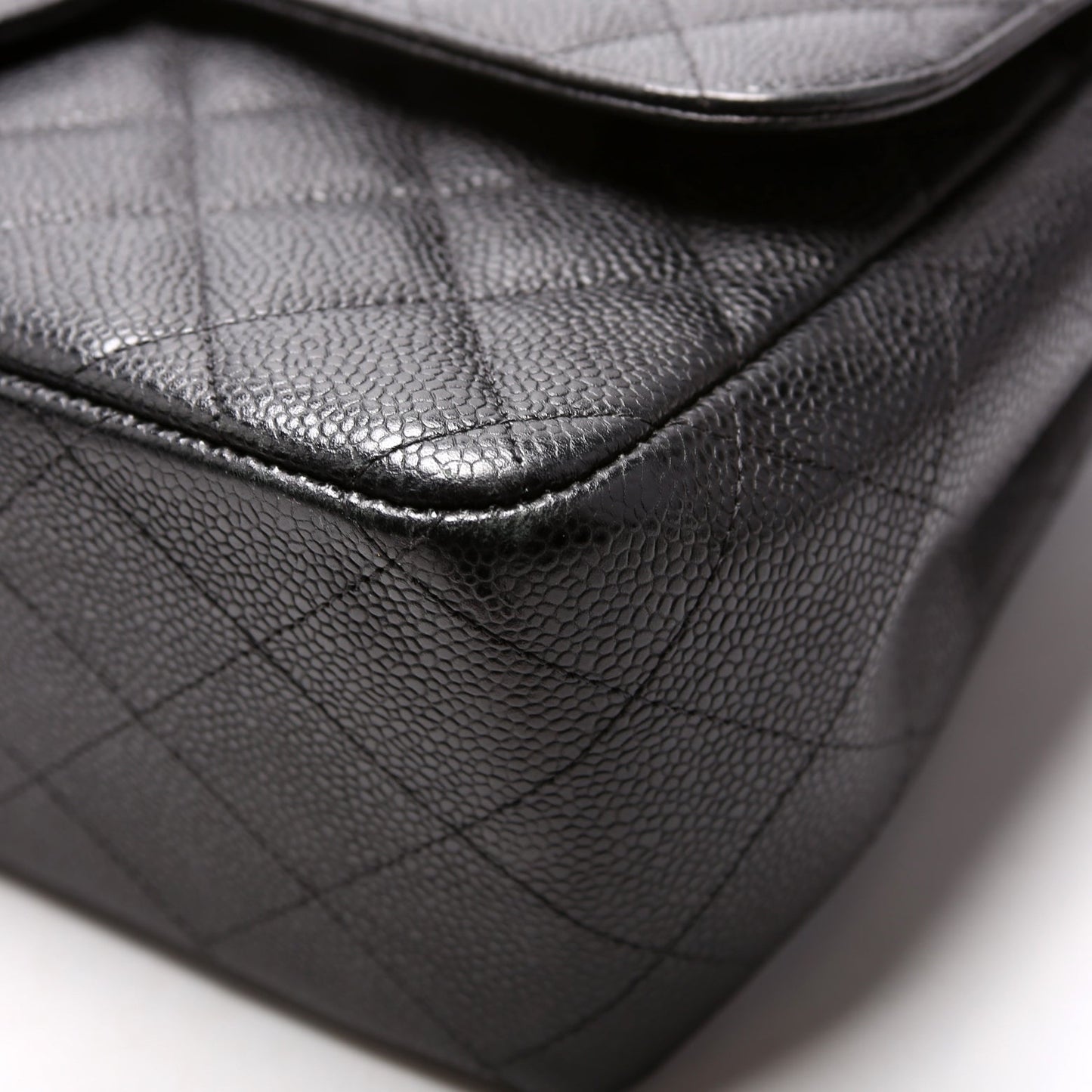 Classic Flap Jumbo Caviar 17-20M Black