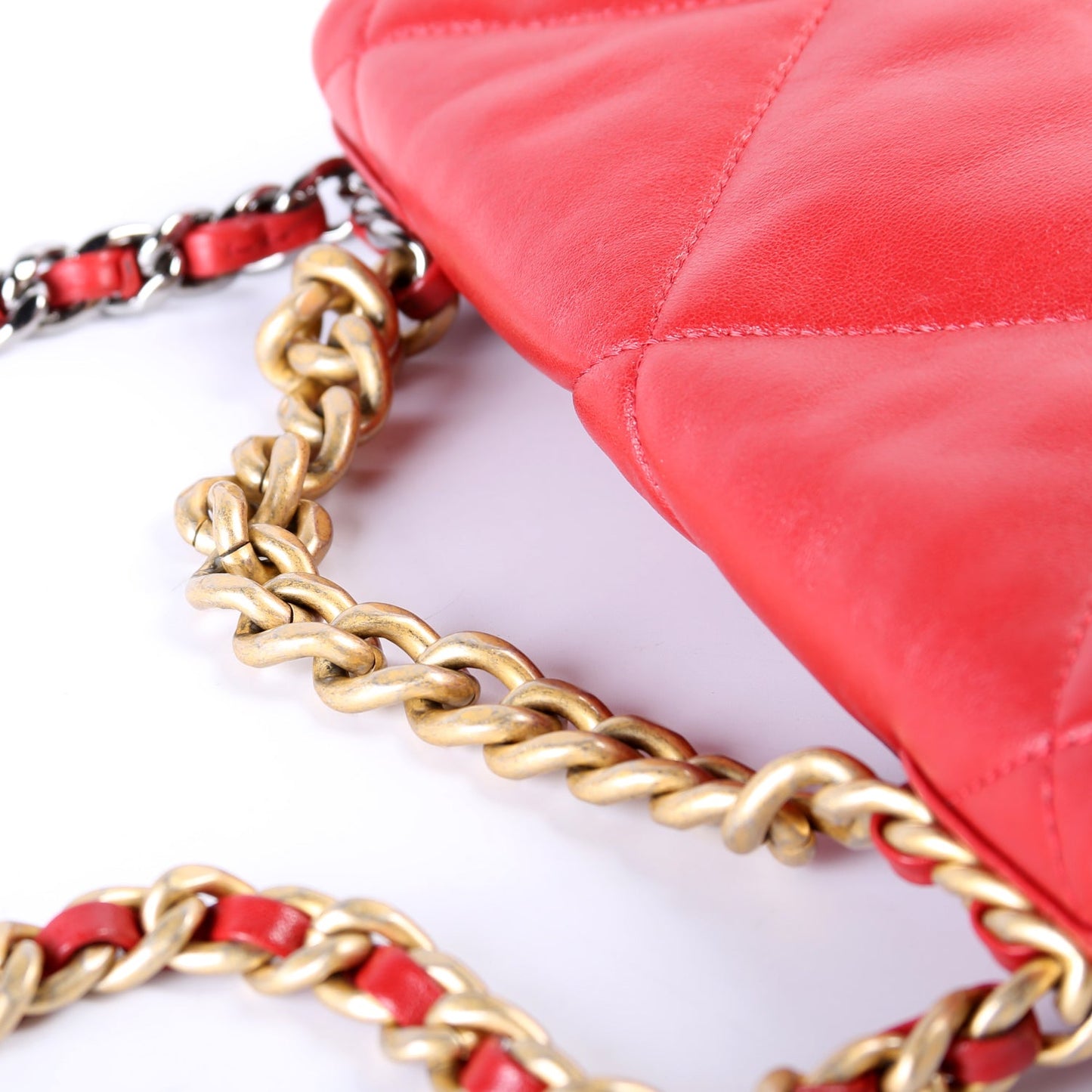 Quilted Goatskin 19 Medium Flap 30+M Red