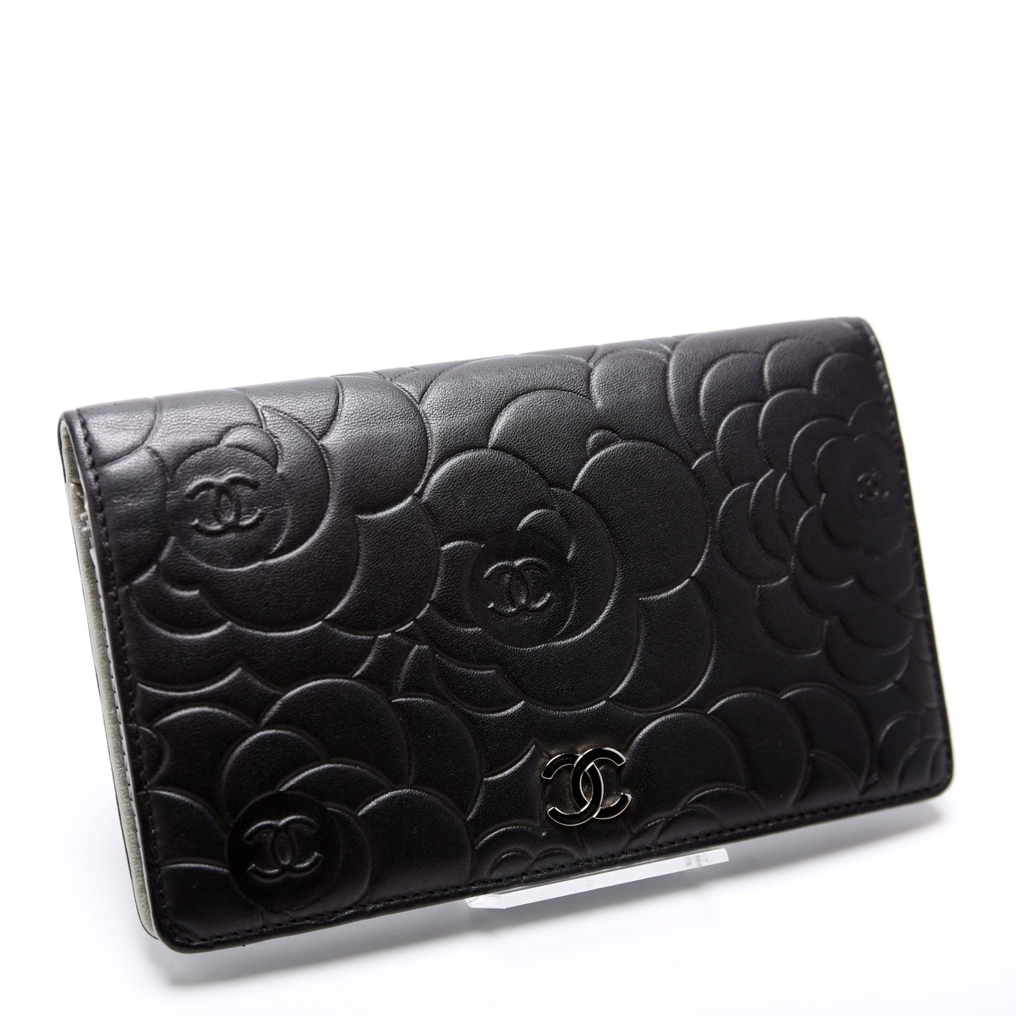 Camellia Embossed Yen Wallet 17M Black