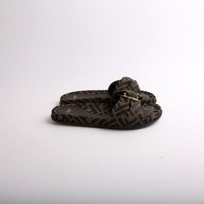 FF Zucca Knot Slides Size 37.5