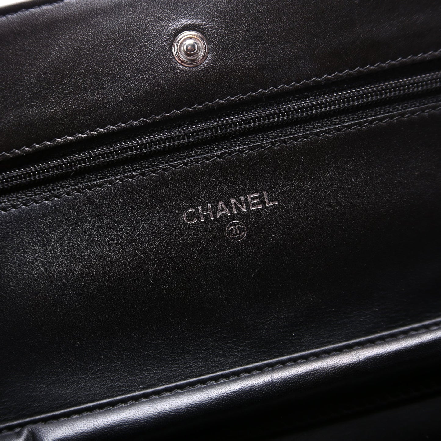 WOC Timeless CC Caviar 22M Black