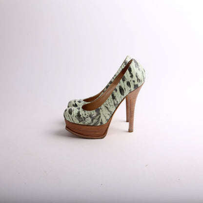 Platform Pumps Size 38.5