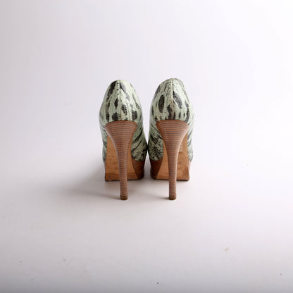 Platform Pumps Size 38.5